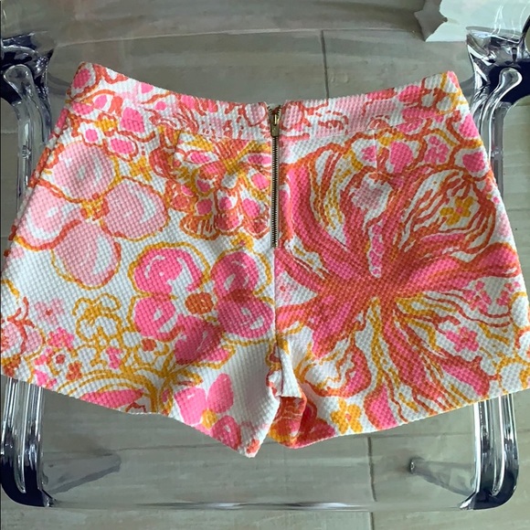 Lilly Pulitzer cotton shorts! - Picture 3 of 3